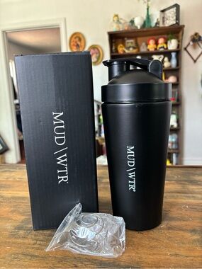 MUD/WTR Insulated Shaker Bottle